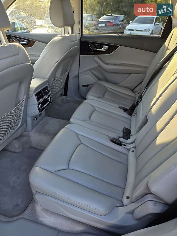 Внедорожник / Кроссовер Audi Q7 2017 в Запорожье