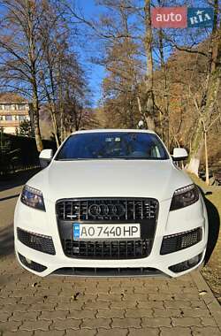 Внедорожник / Кроссовер Audi Q7 2012 в Сваляве