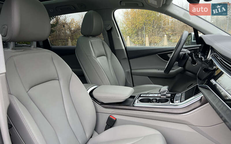 Внедорожник / Кроссовер Audi Q7 2022 в Львове