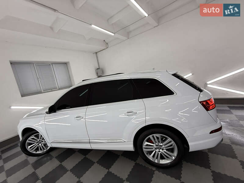 Внедорожник / Кроссовер Audi Q7 2018 в Трускавце