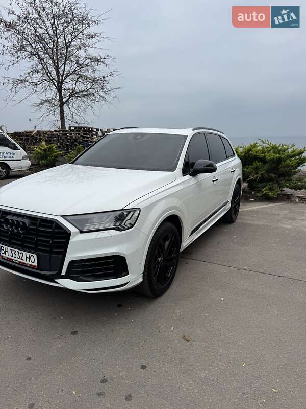 Позашляховик / Кросовер Audi Q7 2020 в Одесі