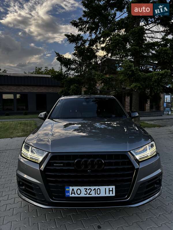Внедорожник / Кроссовер Audi Q7 2017 в Виноградове