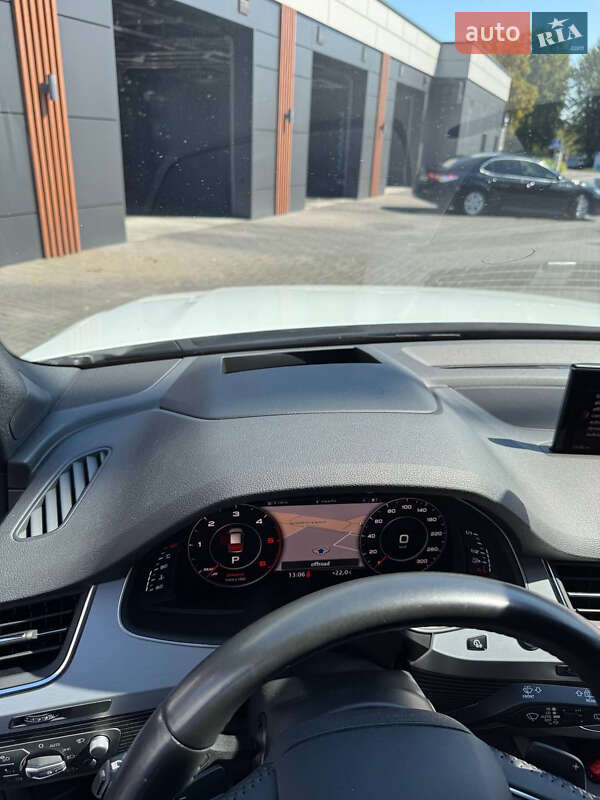 Внедорожник / Кроссовер Audi Q7 2017 в Черкассах