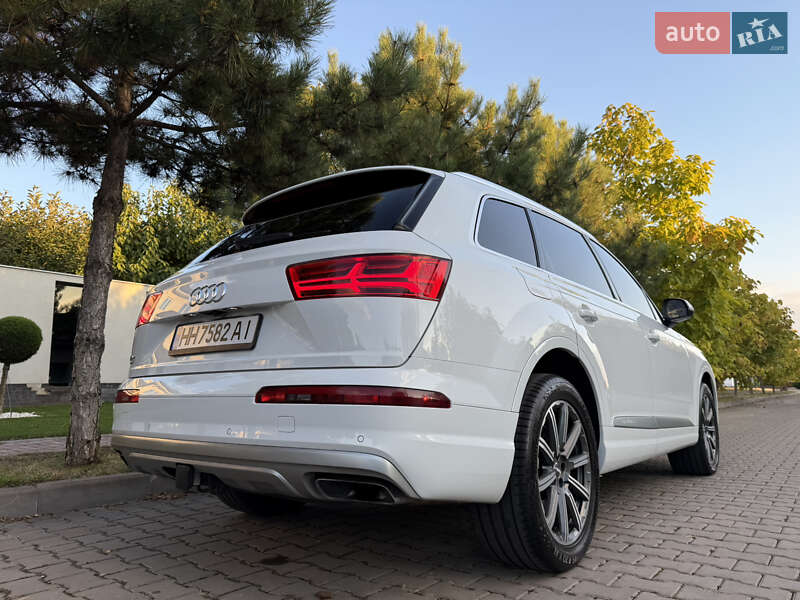 Позашляховик / Кросовер Audi Q7 2018 в Одесі