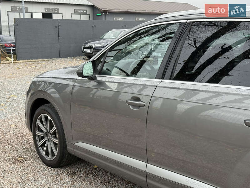 Позашляховик / Кросовер Audi Q7 2016 в Стрию