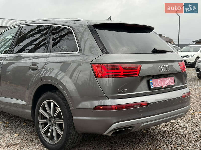Позашляховик / Кросовер Audi Q7 2016 в Стрию