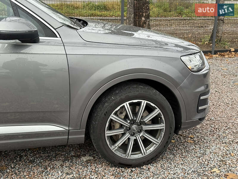 Позашляховик / Кросовер Audi Q7 2016 в Стрию