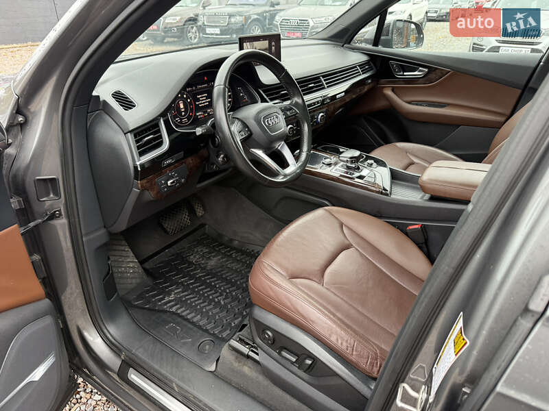 Позашляховик / Кросовер Audi Q7 2016 в Стрию