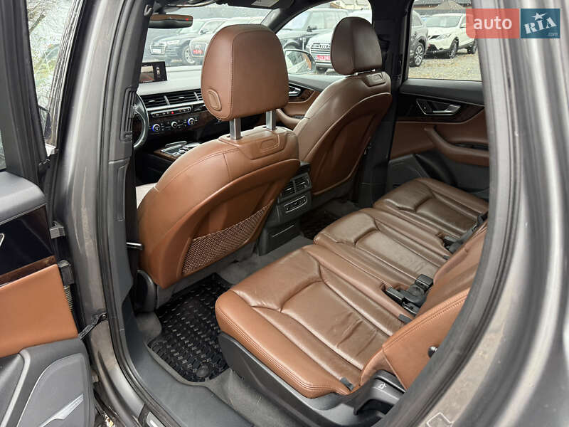 Позашляховик / Кросовер Audi Q7 2016 в Стрию