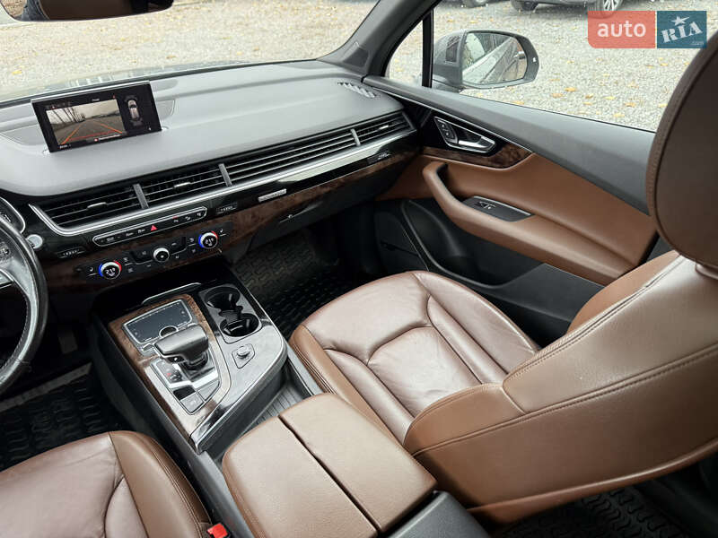 Позашляховик / Кросовер Audi Q7 2016 в Стрию