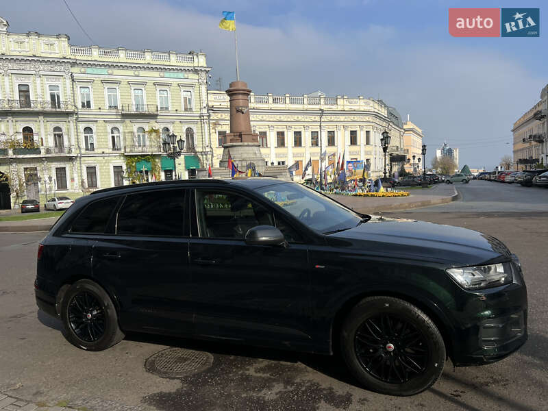 Внедорожник / Кроссовер Audi Q7 2017 в Одессе