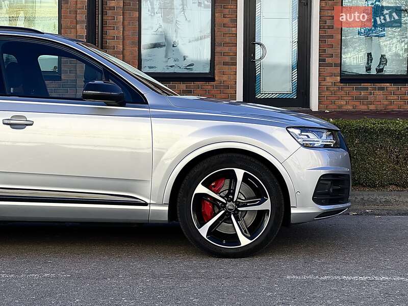 Позашляховик / Кросовер Audi Q7 2017 в Києві