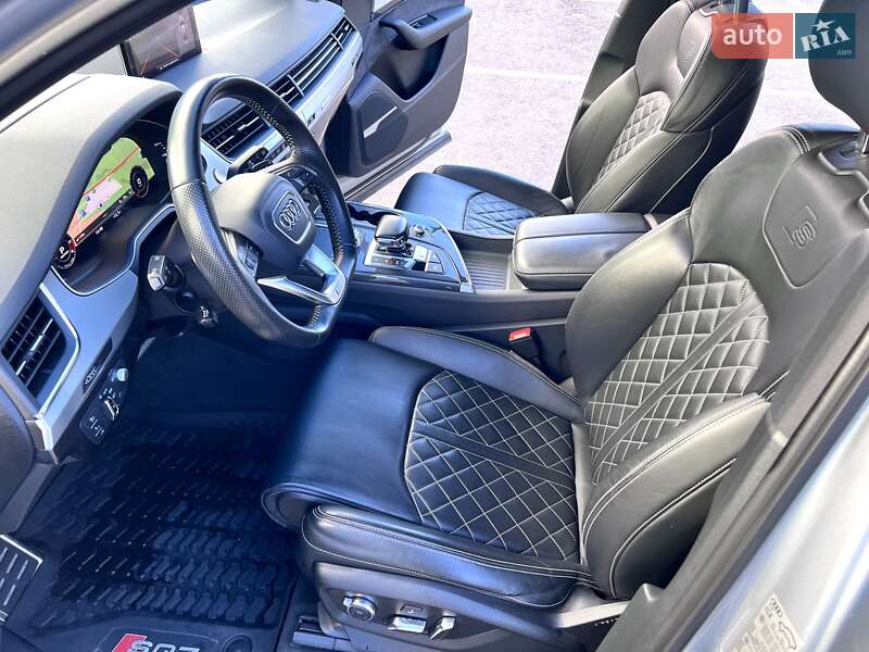 Позашляховик / Кросовер Audi Q7 2017 в Києві