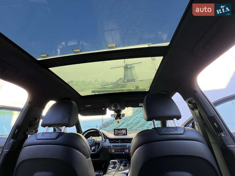 Позашляховик / Кросовер Audi Q7 2017 в Києві
