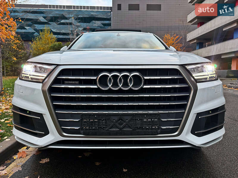 Внедорожник / Кроссовер Audi Q7 2016 в Киеве