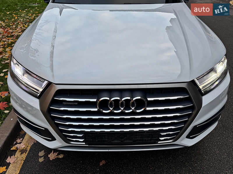 Внедорожник / Кроссовер Audi Q7 2016 в Киеве