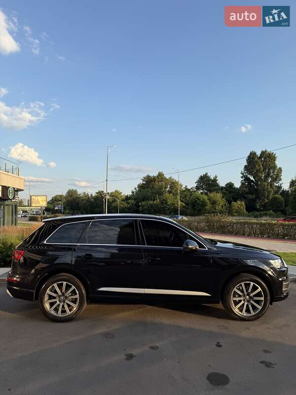 Внедорожник / Кроссовер Audi Q7 2019 в Киеве