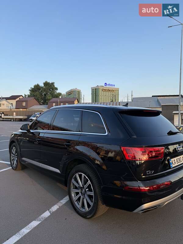 Внедорожник / Кроссовер Audi Q7 2019 в Киеве