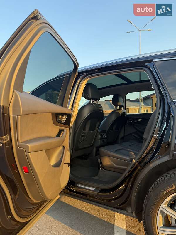 Внедорожник / Кроссовер Audi Q7 2019 в Киеве