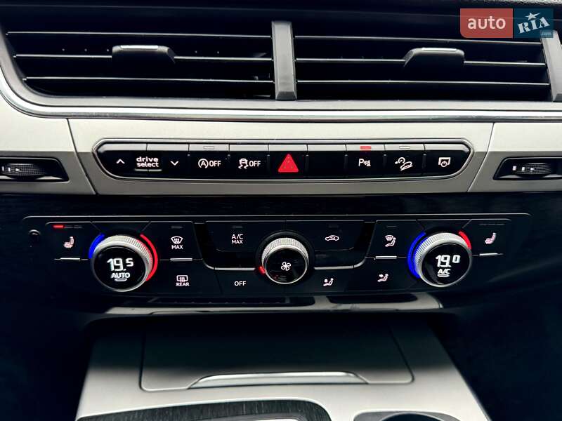 Внедорожник / Кроссовер Audi Q7 2018 в Ровно