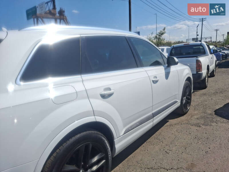 Позашляховик / Кросовер Audi Q7 2016 в Львові фото 11 Позашляховик / Кросовер Audi Q7 2016 в Львові