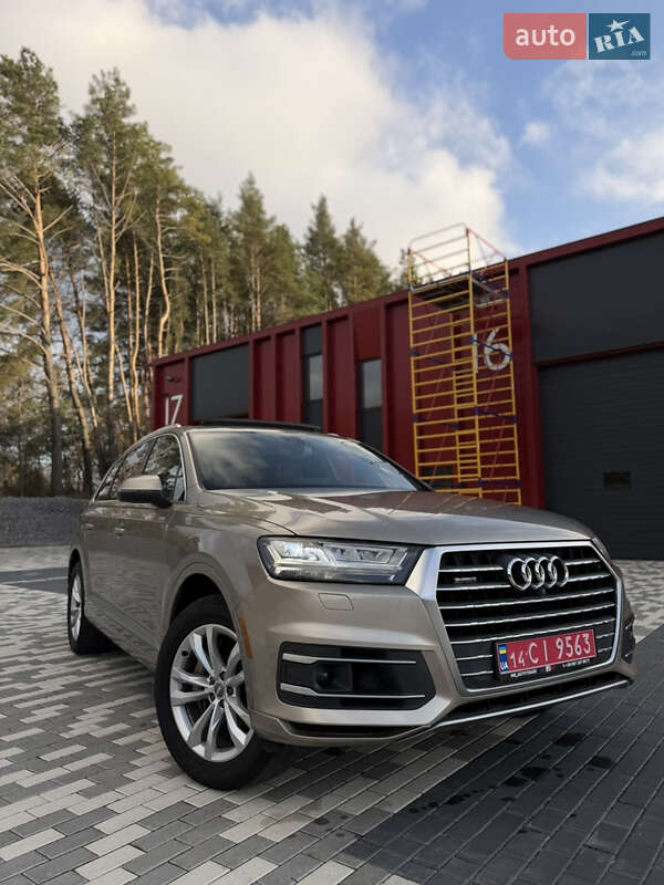 Позашляховик / Кросовер Audi Q7 2017 в Львові