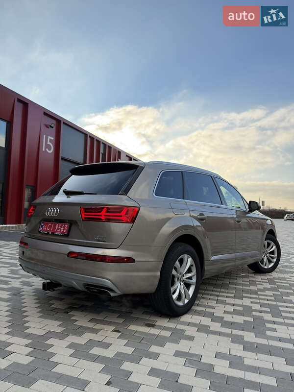 Позашляховик / Кросовер Audi Q7 2017 в Львові
