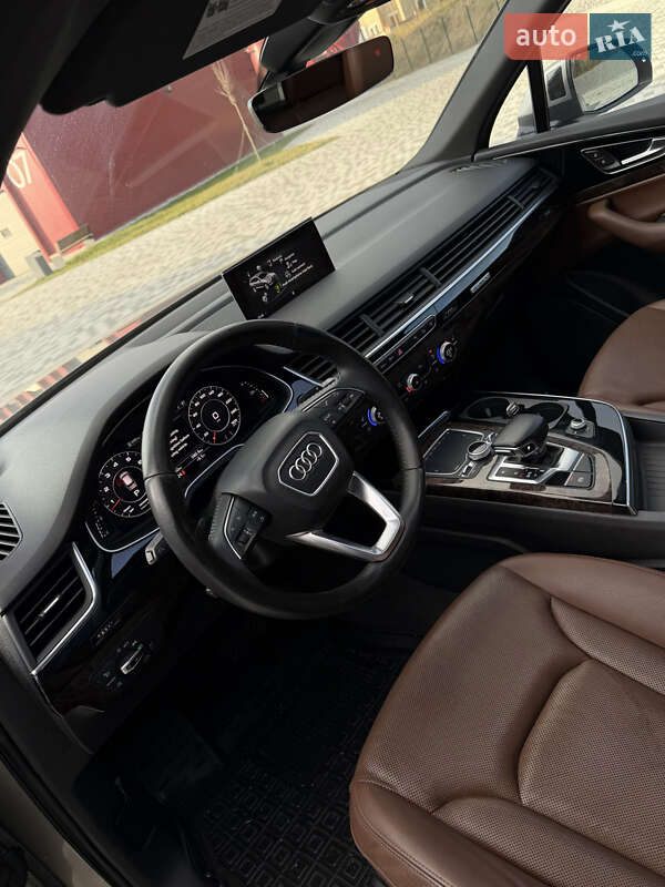 Позашляховик / Кросовер Audi Q7 2017 в Львові