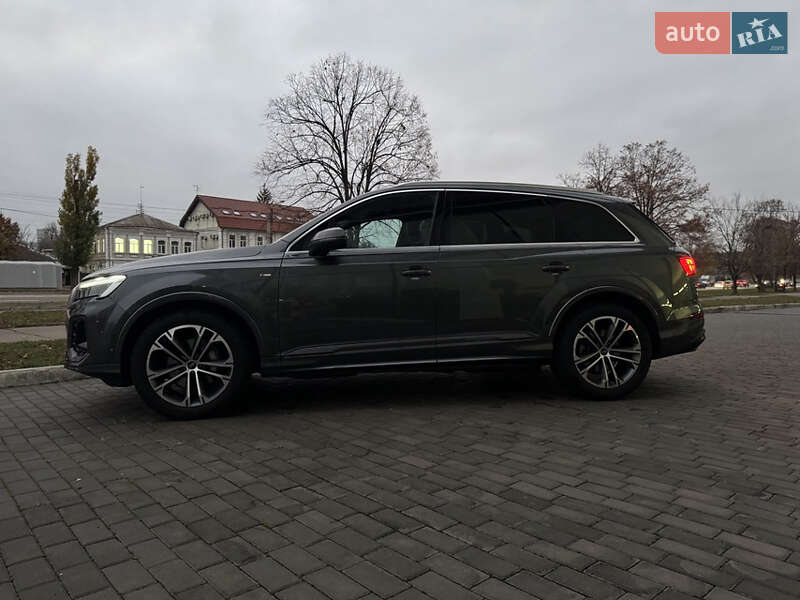 Внедорожник / Кроссовер Audi Q7 2024 в Харькове