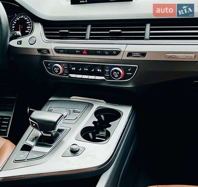 Внедорожник / Кроссовер Audi Q7 2016 в Днепре