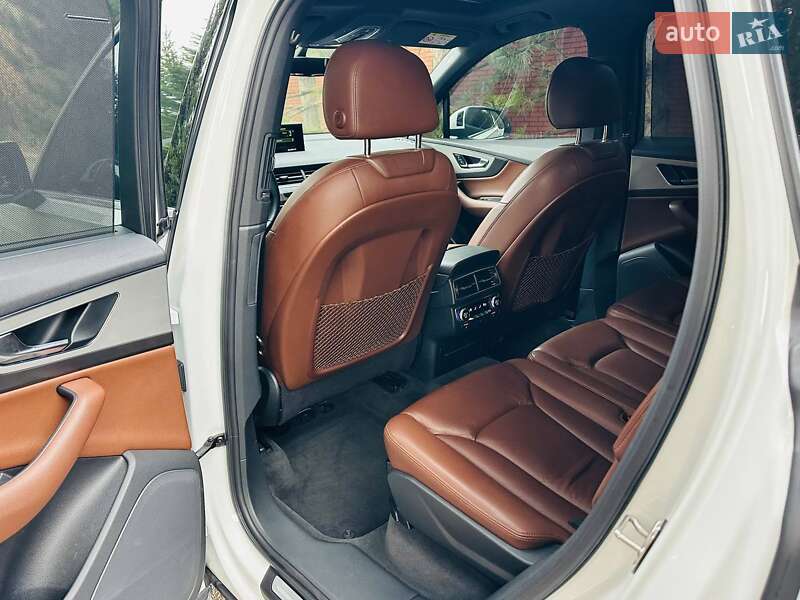 Внедорожник / Кроссовер Audi Q7 2016 в Днепре