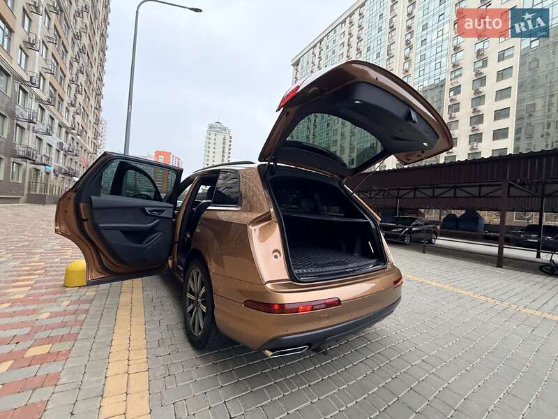 Внедорожник / Кроссовер Audi Q7 2017 в Одессе