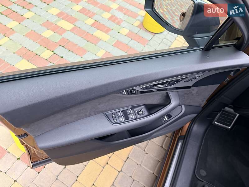 Внедорожник / Кроссовер Audi Q7 2017 в Одессе