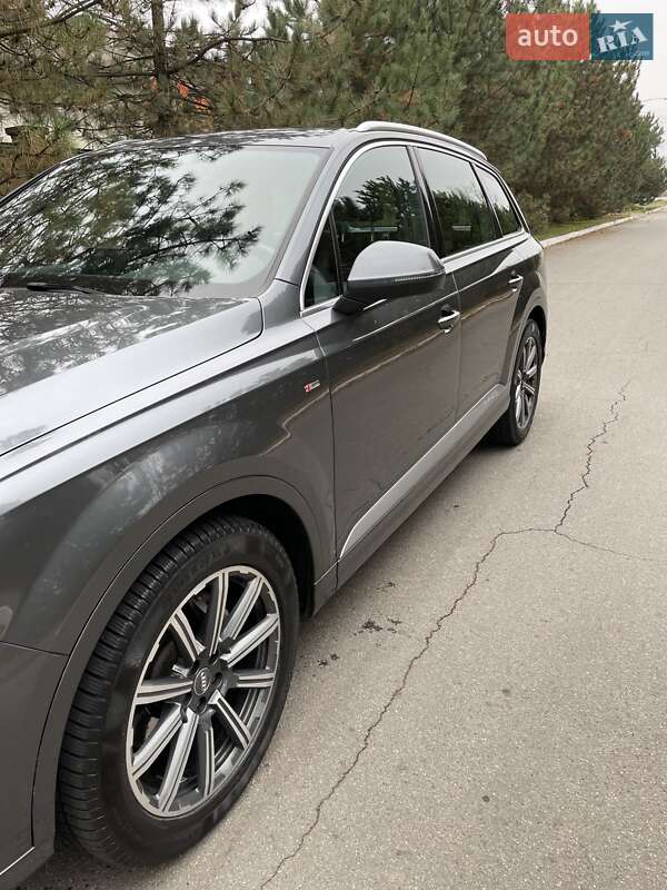 Позашляховик / Кросовер Audi Q7 2016 в Дніпрі фото 3 Позашляховик / Кросовер Audi Q7 2016 в Дніпрі