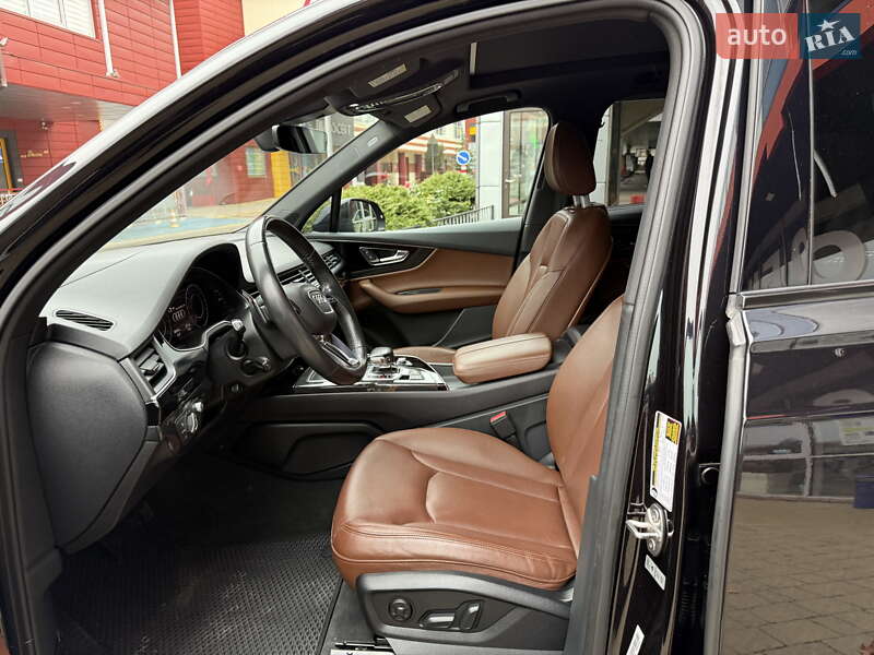 Позашляховик / Кросовер Audi Q7 2018 в Львові