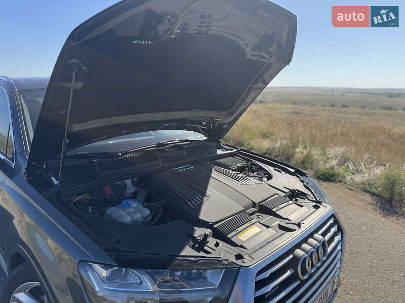Позашляховик / Кросовер Audi Q7 2016 в Львові