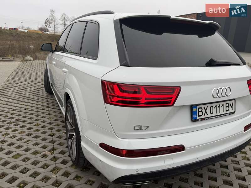 Позашляховик / Кросовер Audi Q7 2017 в Хмельницькому