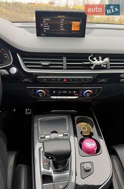 Внедорожник / Кроссовер Audi Q7 2017 в Хмельницком