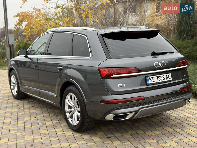 Внедорожник / Кроссовер Audi Q7 2023 в Днепре