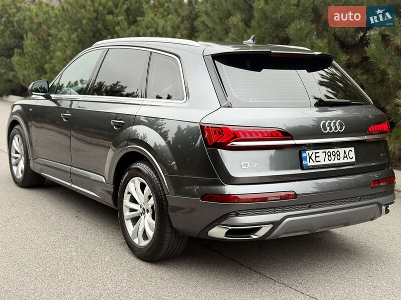 Внедорожник / Кроссовер Audi Q7 2023 в Днепре