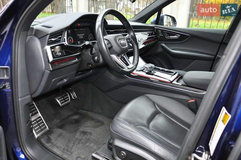 Позашляховик / Кросовер Audi Q7 2020 в Чернівцях