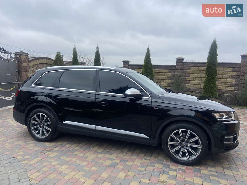 Позашляховик / Кросовер Audi Q7 2017 в Тернополі