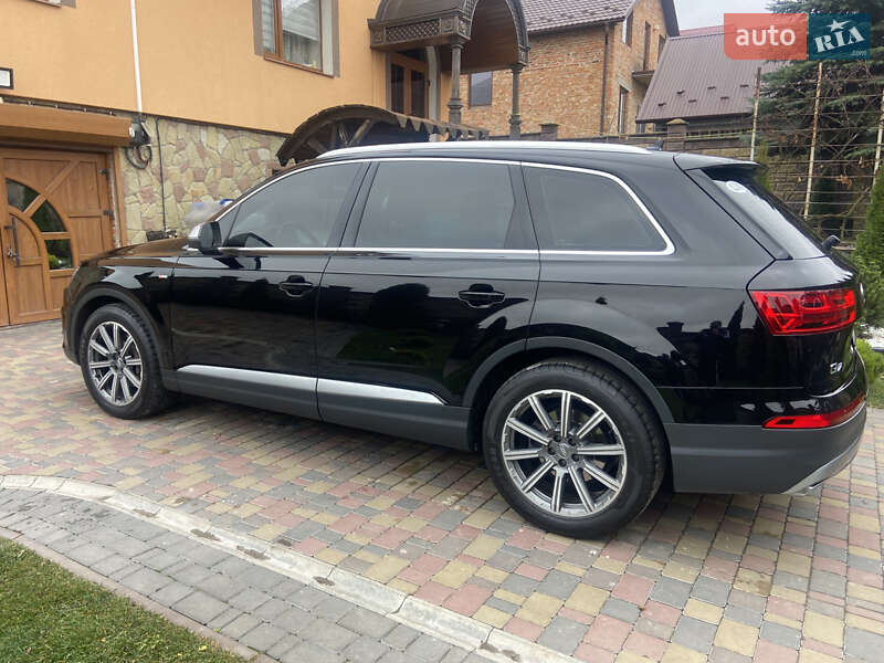 Позашляховик / Кросовер Audi Q7 2017 в Тернополі