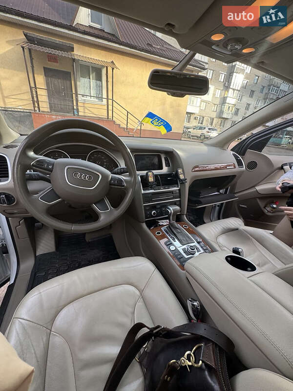 Позашляховик / Кросовер Audi Q7 2013 в Коростені