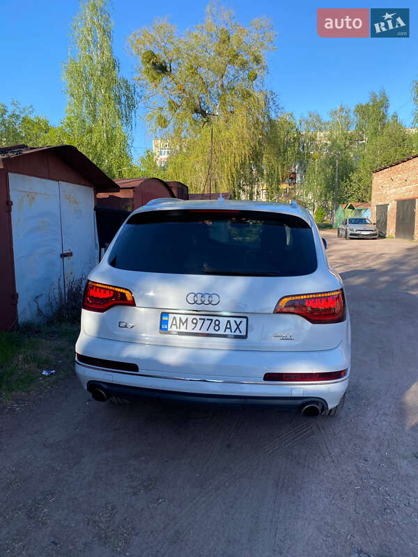Позашляховик / Кросовер Audi Q7 2013 в Коростені