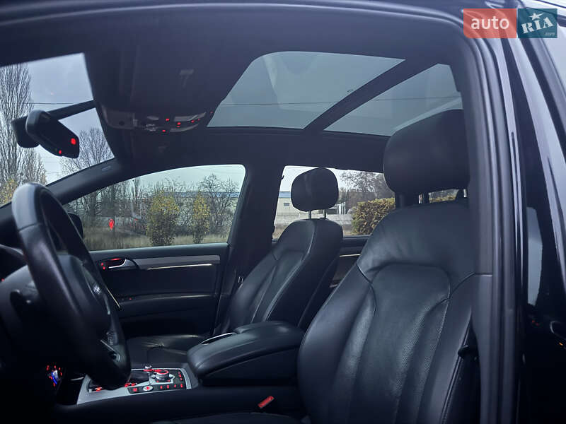 Позашляховик / Кросовер Audi Q7 2015 в Києві
