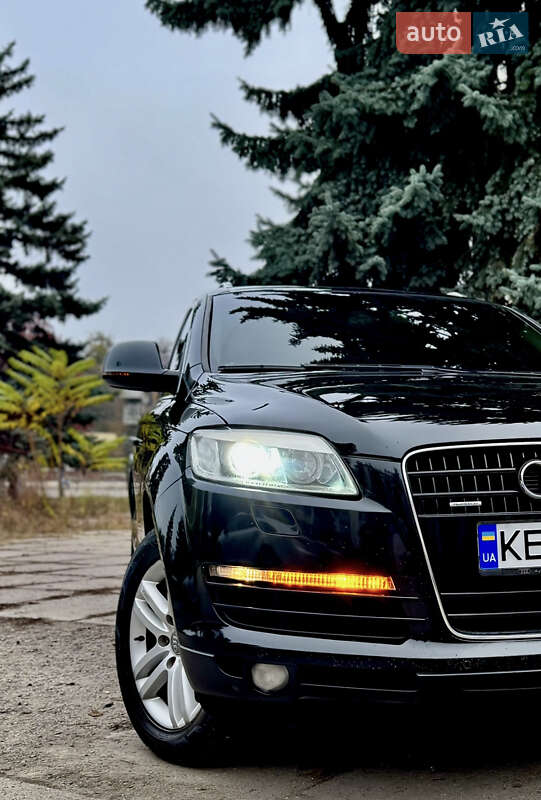 Позашляховик / Кросовер Audi Q7 2007 в Дніпрі
