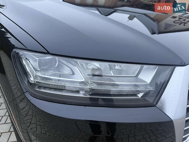 Позашляховик / Кросовер Audi Q7 2017 в Львові