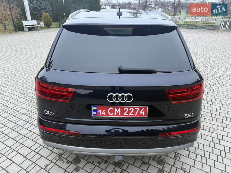 Позашляховик / Кросовер Audi Q7 2017 в Львові
