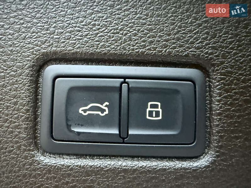 Позашляховик / Кросовер Audi Q7 2017 в Львові